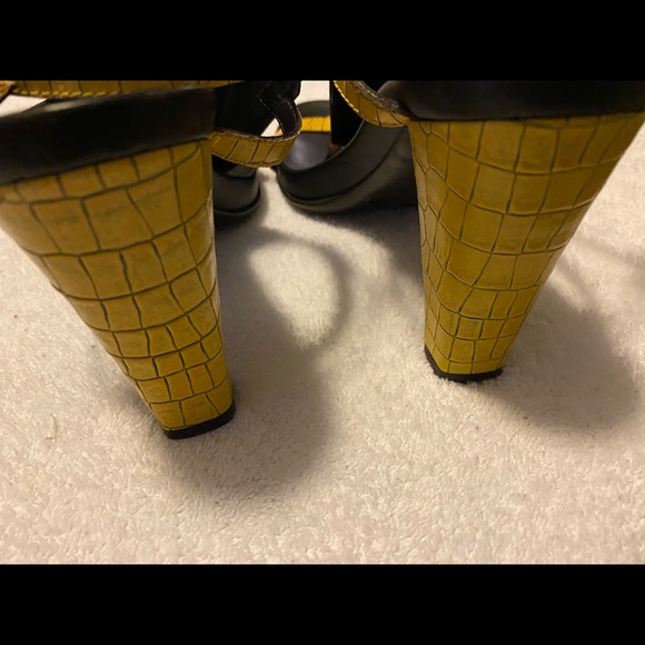 Brand New Leather Heels By DONALD PLINER ITALY - 🇮🇹- Box 63 - Picture 8 of 8